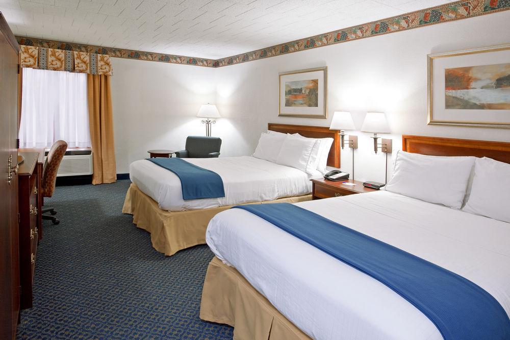 Clarion Inn Cranberry Township Bagian luar foto
