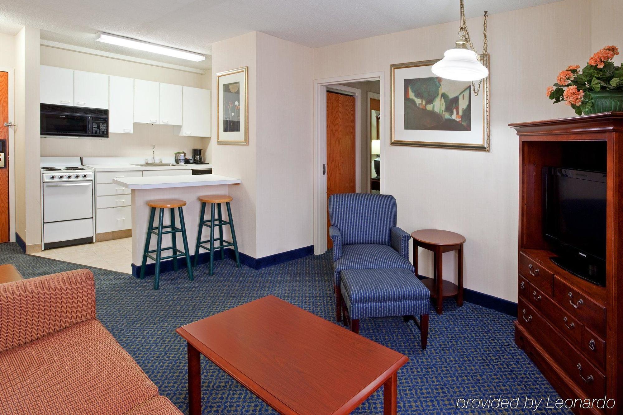 Clarion Inn Cranberry Township Ruang foto