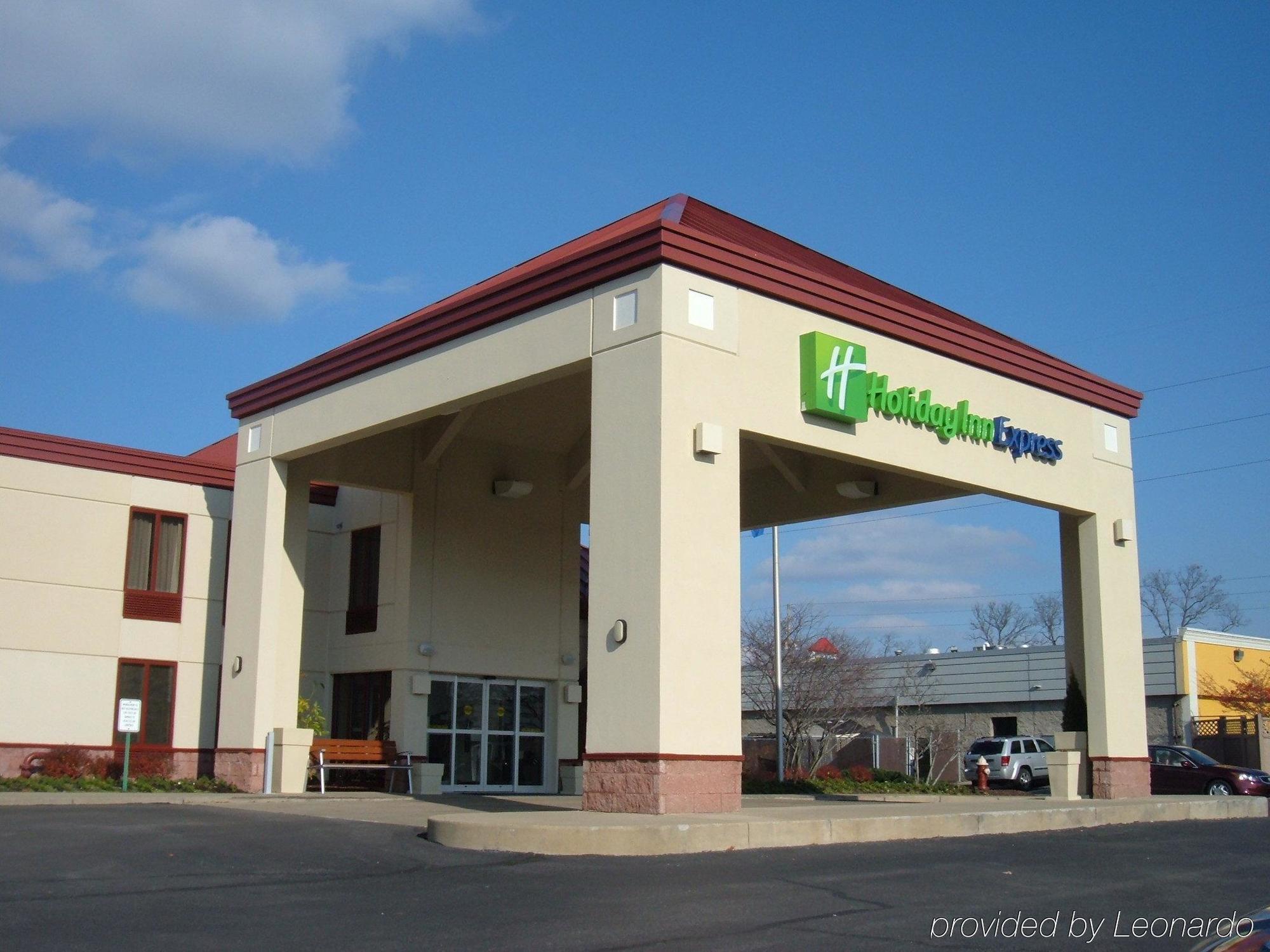 Clarion Inn Cranberry Township Bagian luar foto