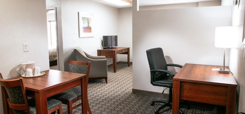 Clarion Inn Cranberry Township Bagian luar foto