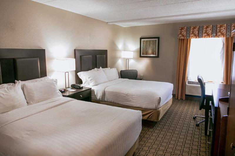 Clarion Inn Cranberry Township Bagian luar foto